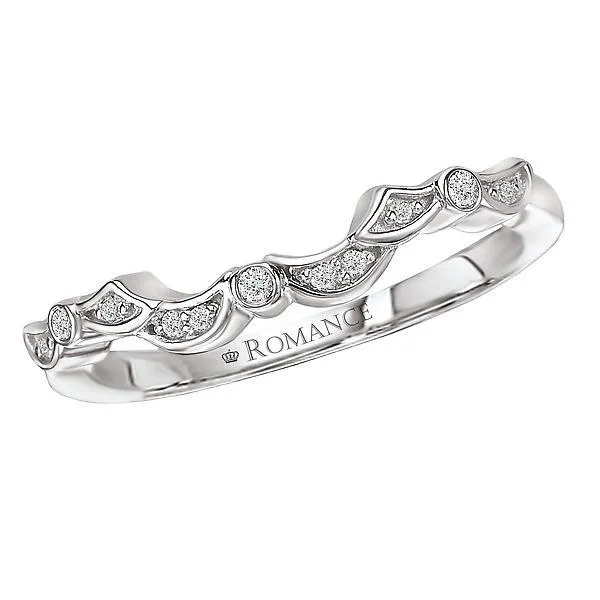 14kt Solitaire with Side Diamonds