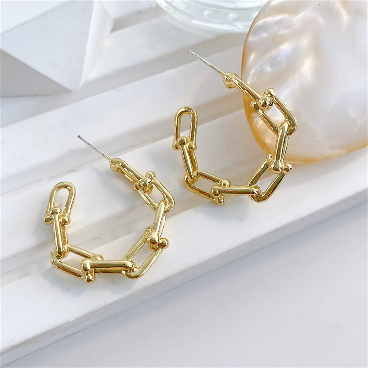 18K Gold-Plated Vachette Clasp Hoop Earrings