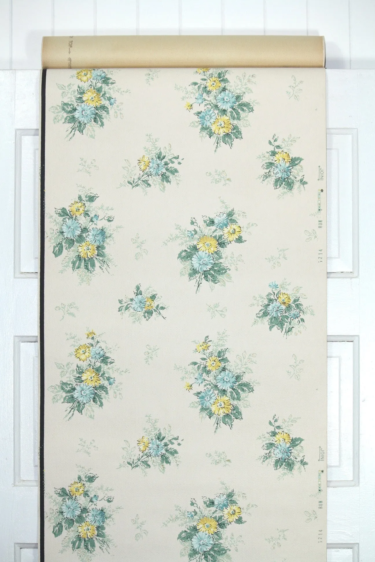 1960s Floral Vintage Wallpaper