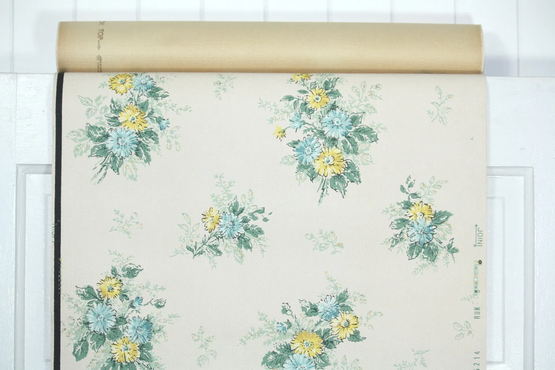 1960s Floral Vintage Wallpaper
