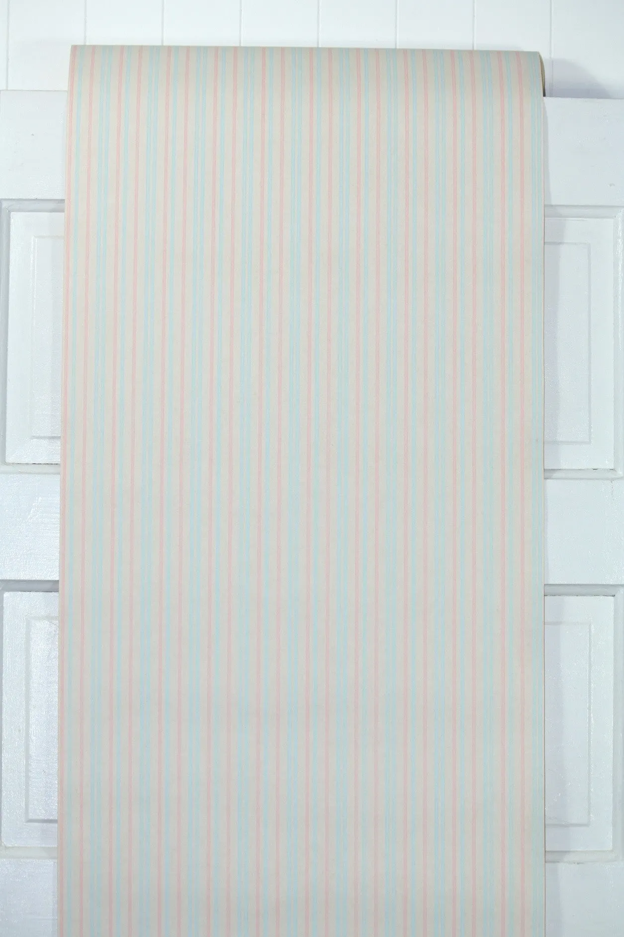 1960s Stripe Vintage Wallpaper