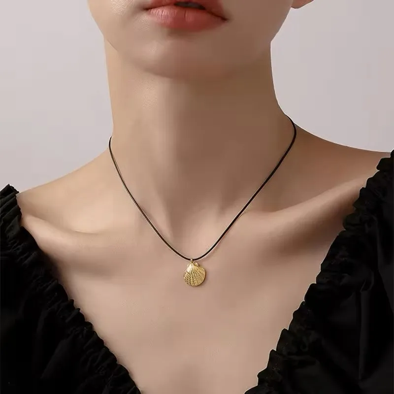 Adjustable Rope Minimalist Shell Pendant Necklace