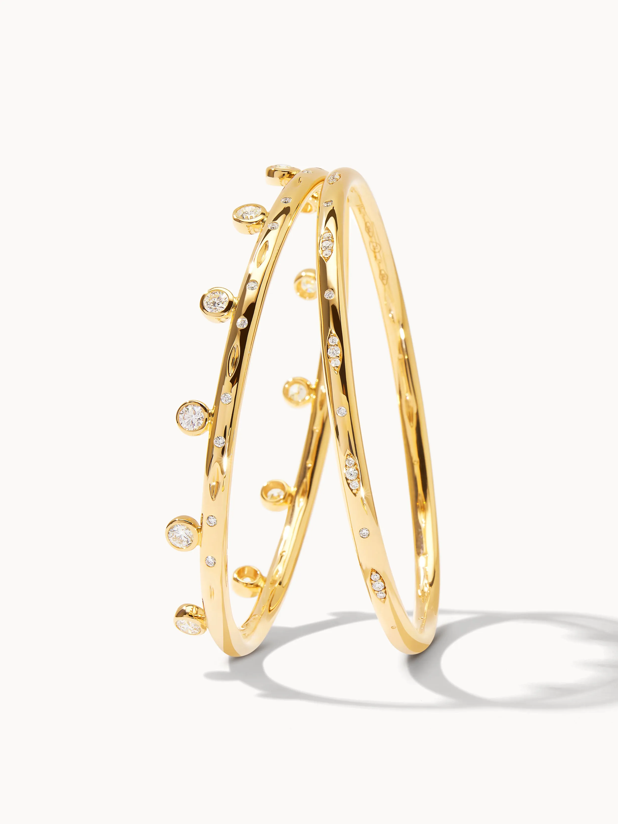 Bangle GYPSY 'Diamond Pavé' 17 cm 18K yellow gold