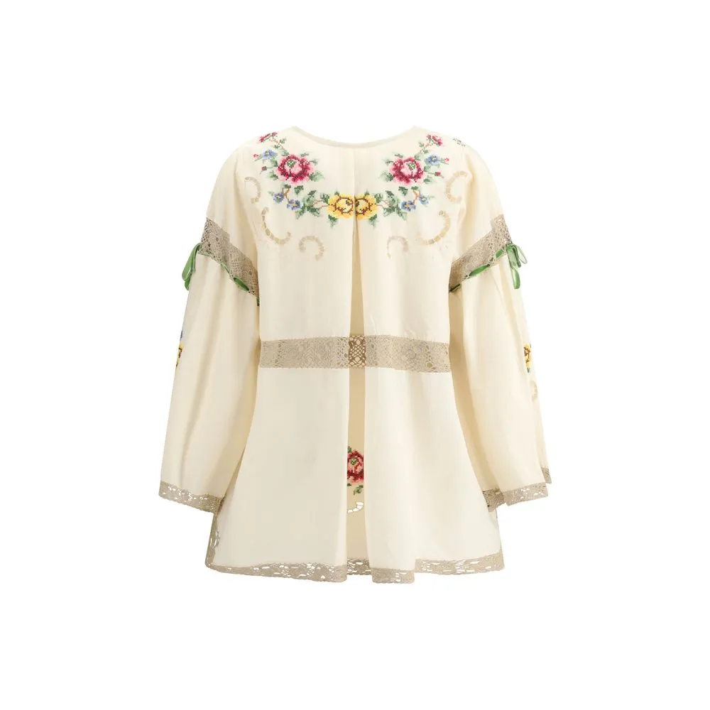 Blouse with floral details