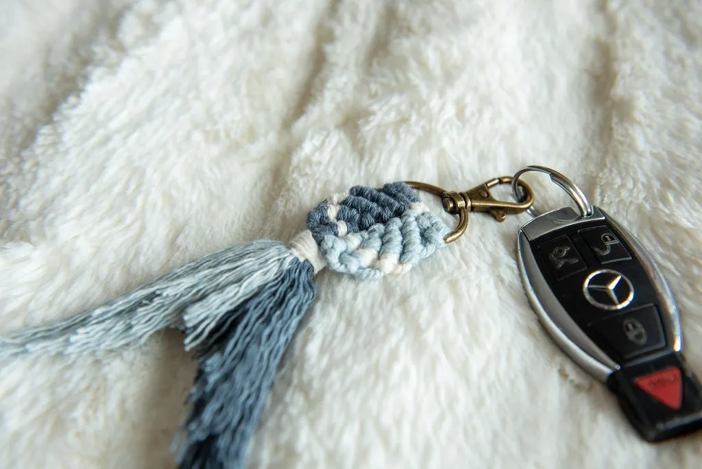 Boho Macramé Keychain in Shades of Blue