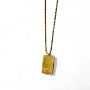 Bold Gold Tag Necklace – Luxury Fashion-Inspired Design, 40cm Stainless Chain ✨