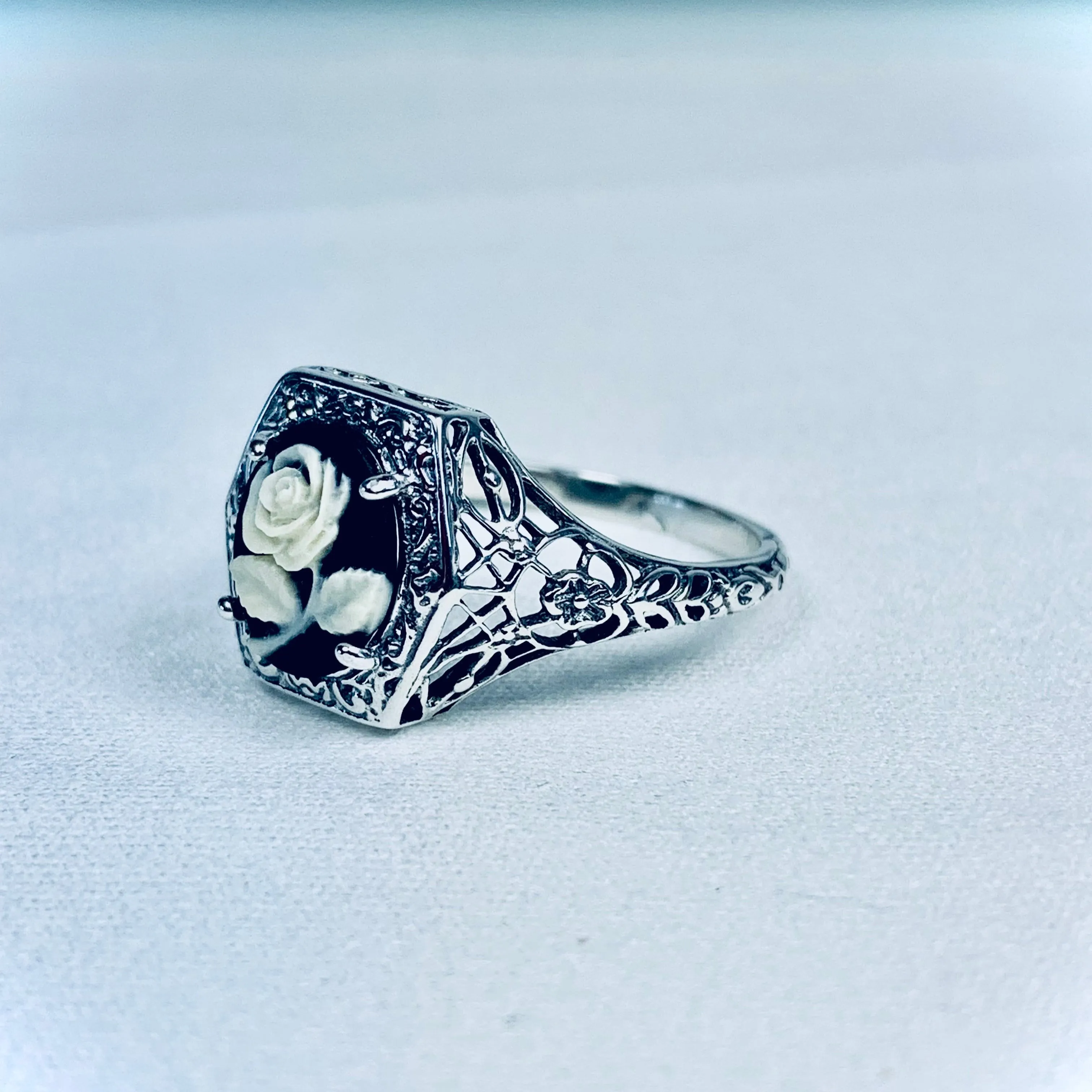 Cameo Ring, Black & White Rose Cameo, Sterling Silver Filigree D417