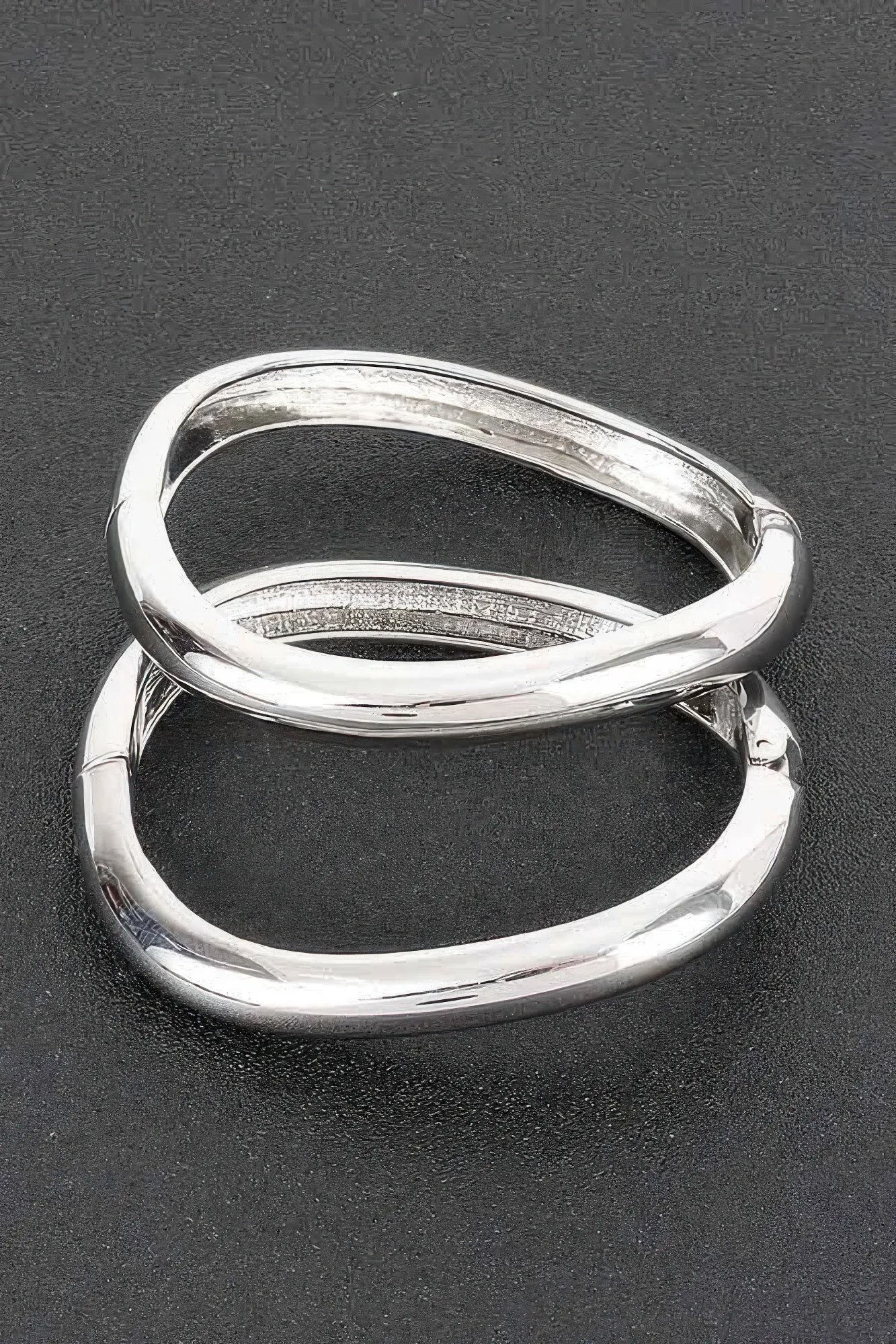 Curved Elegance Bracelet