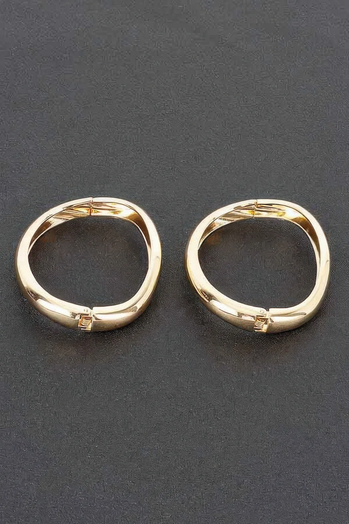 Curved Elegance Bracelet