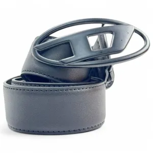 Diesel-Inspired Matte Black Leather Belt with Black “D” Logo Buckle – Minimalist Streetwear Essential