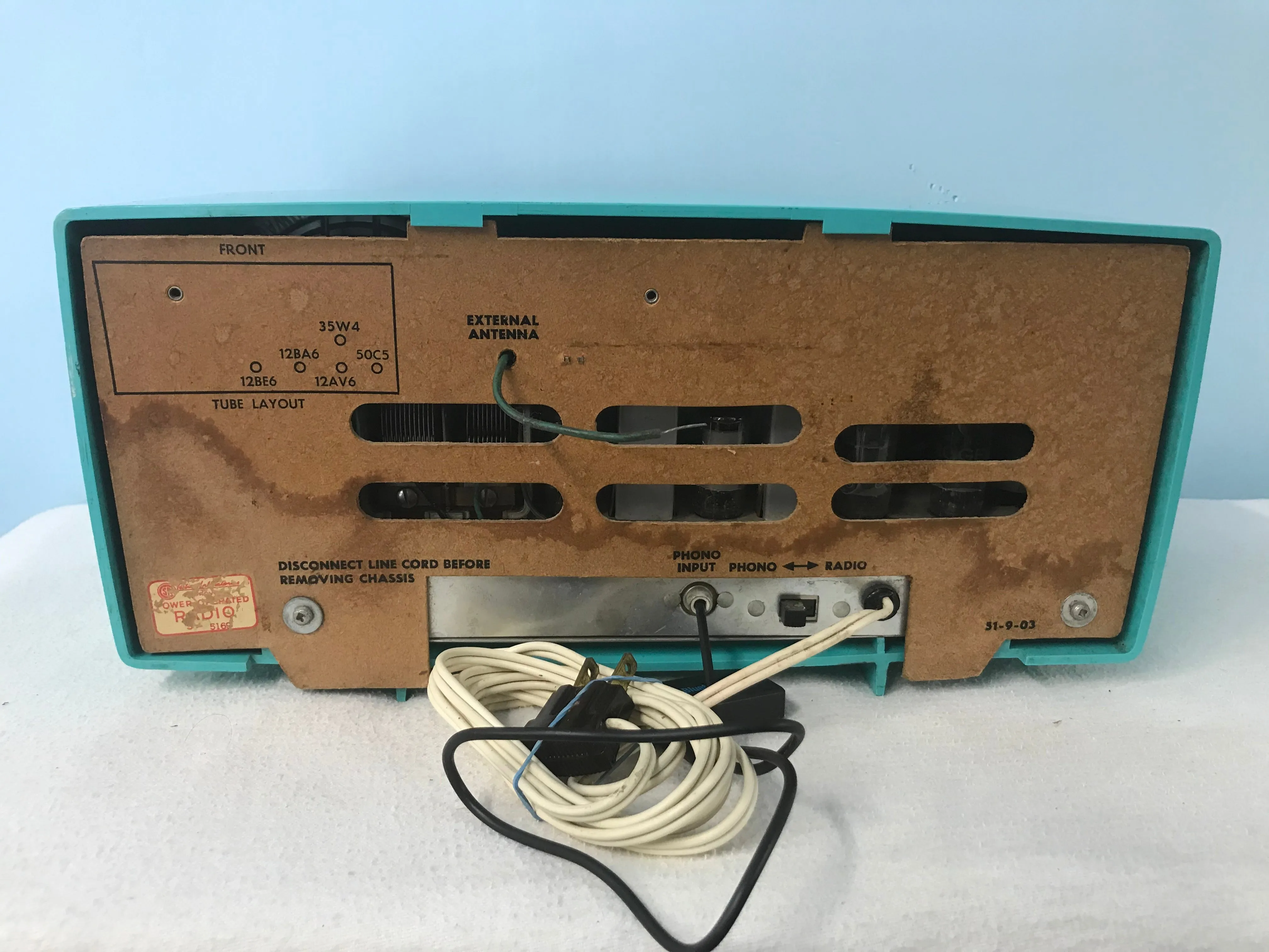 Electrohome Roland Series 5T-18 Tube Radio With Bluetooth input.