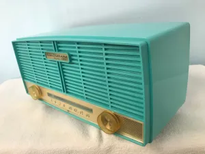Electrohome Roland Series 5T-18 Tube Radio With Bluetooth input.