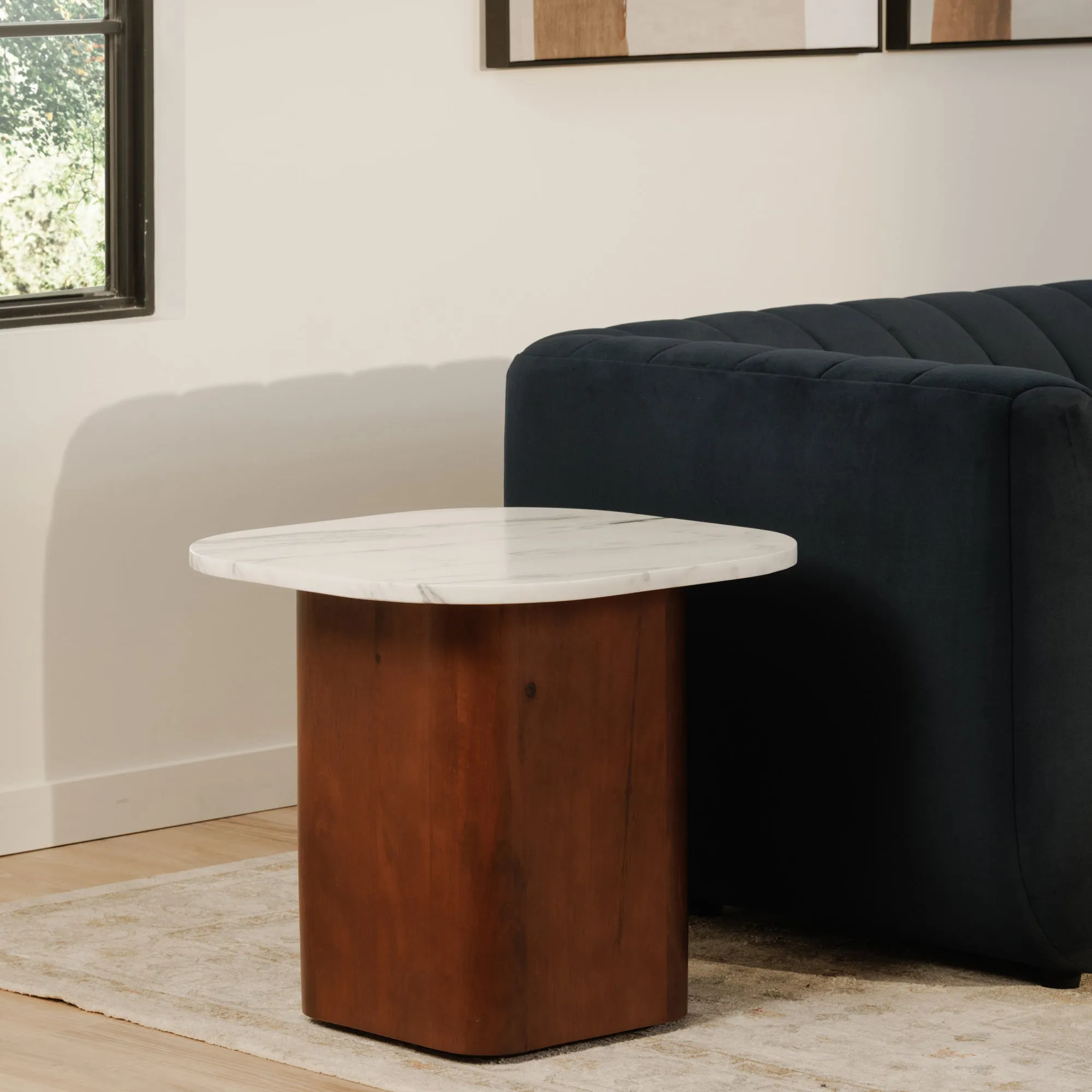Elegant Calacatta Marble Nesting Table Set