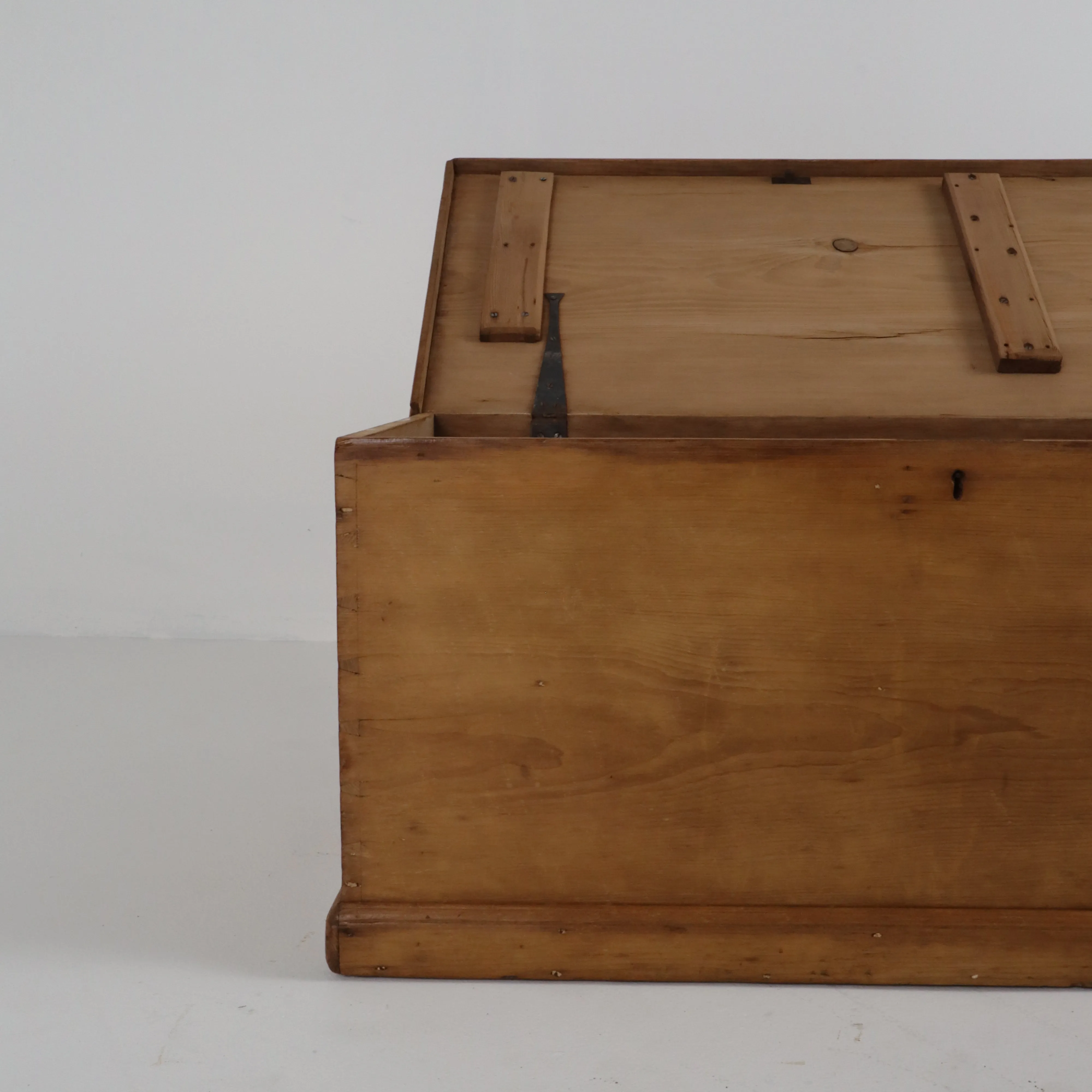 English Antique Pine Blanket Box c1880