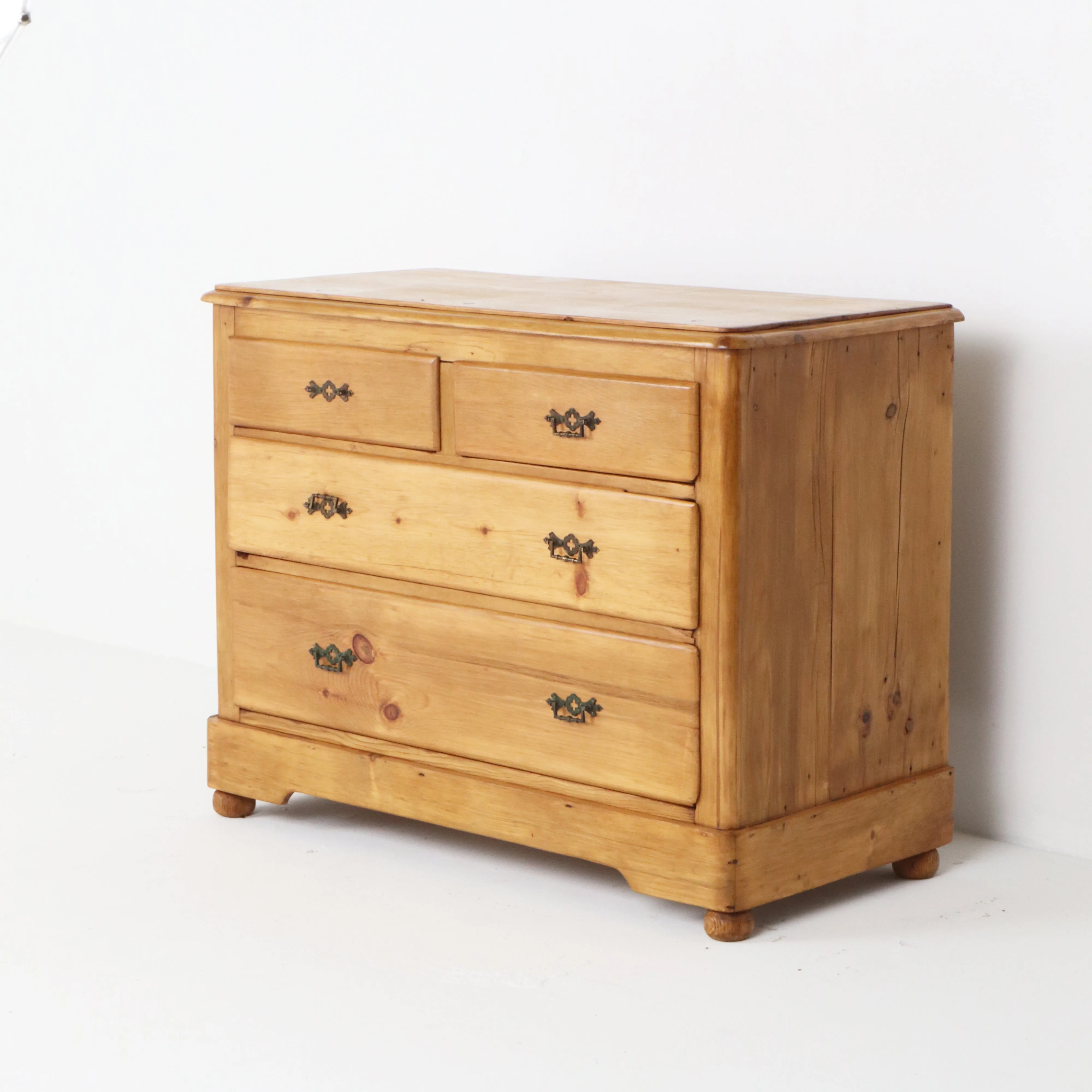 English Antique Pine Chest of Drawers c1880