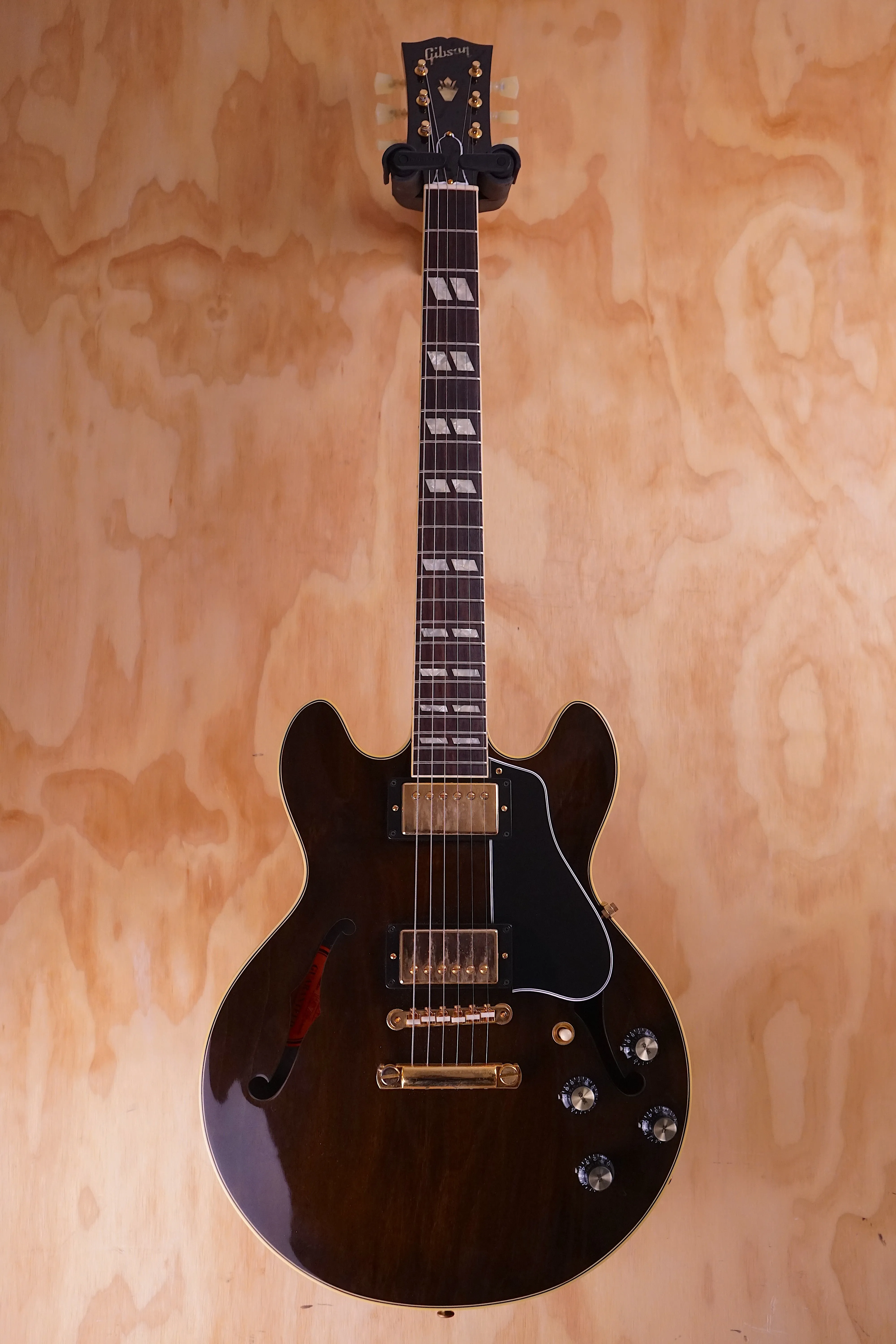 Gibson ES-349 in Walnut, (Used Comm)