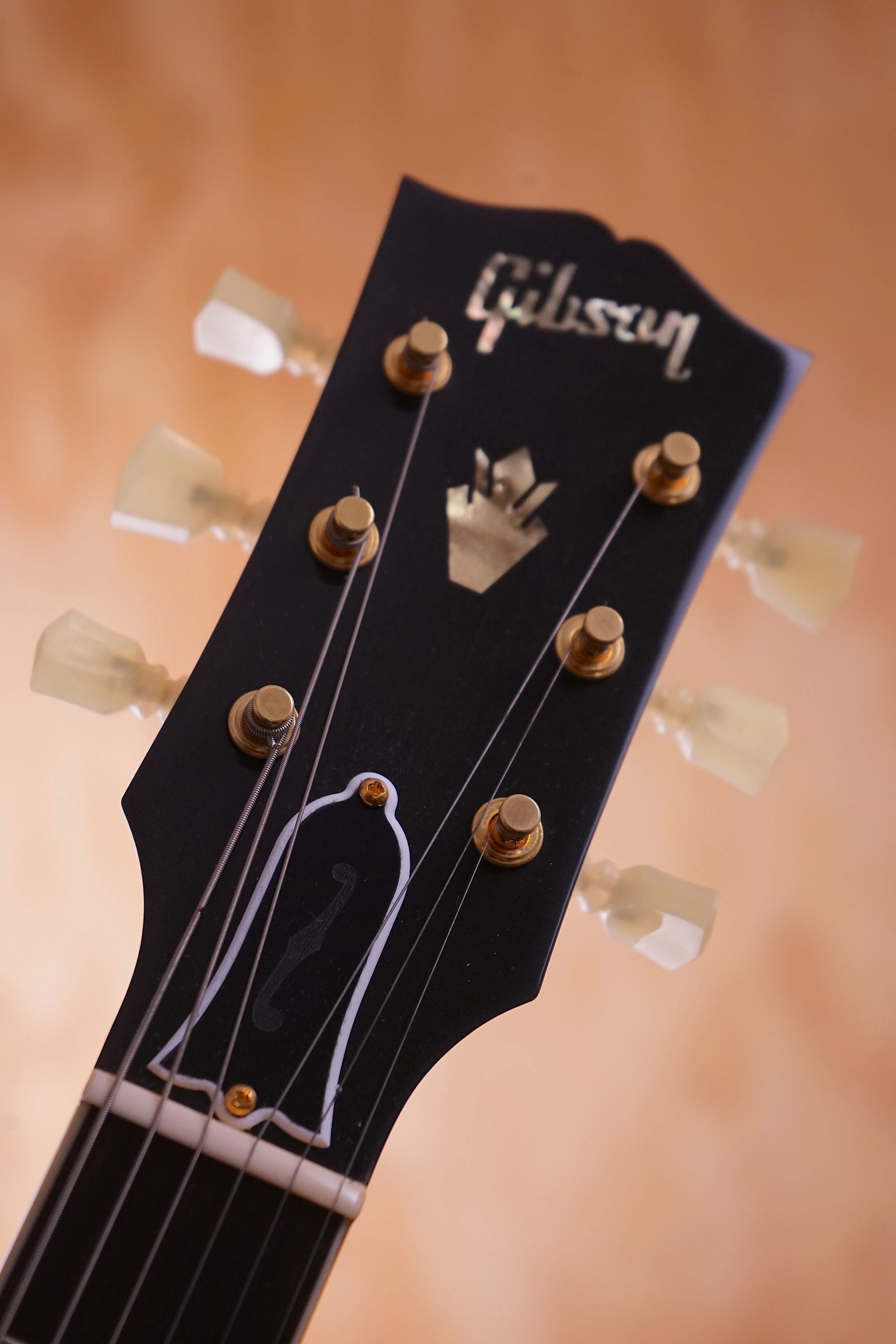 Gibson ES-349 in Walnut, (Used Comm)
