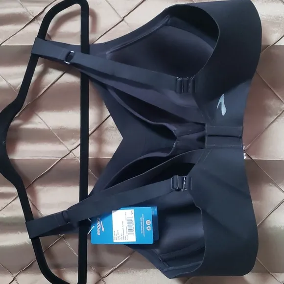 NWT- Brooks ‘Dare Underwire’ High Impact Sports Bra- 42C