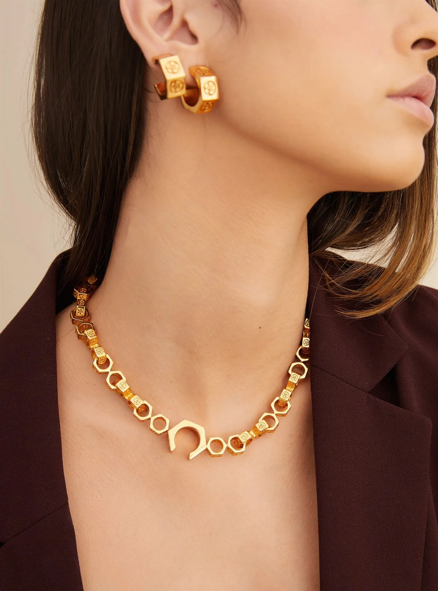 Outhouse   I   Oh Poppi Pearl River Bolt Link Necklace Brass, Gold Accessories OHAW21NE071