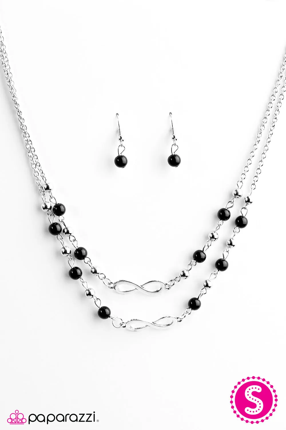 Paparazzi - Chance Of A Lifetime - Black Necklace