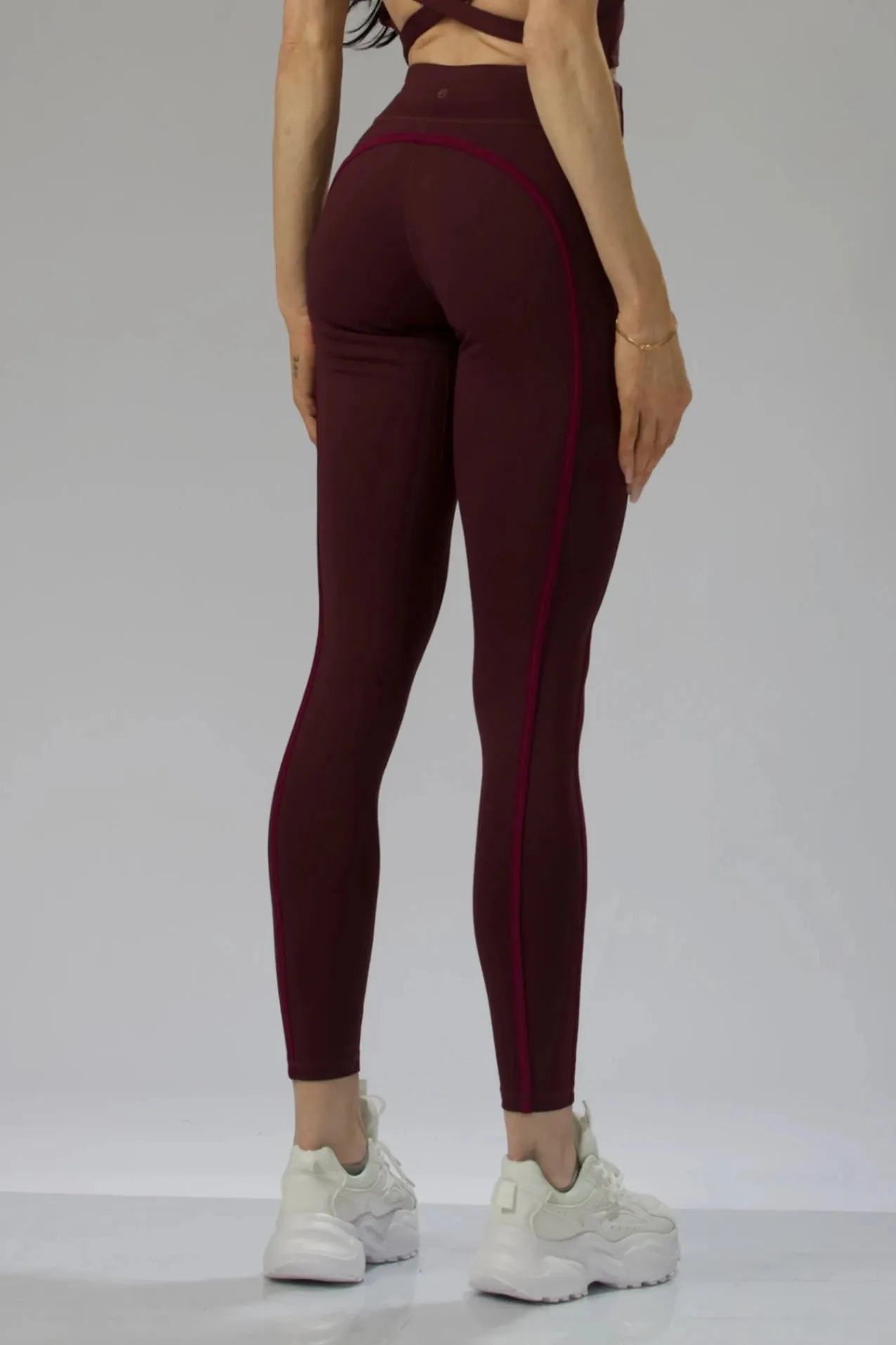 Precision Contour Training Leggings