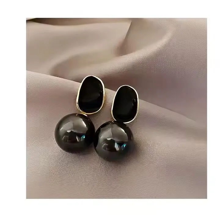 Preffers® Exaggerated Enamel Pearl Earrings – Bold & Elegant