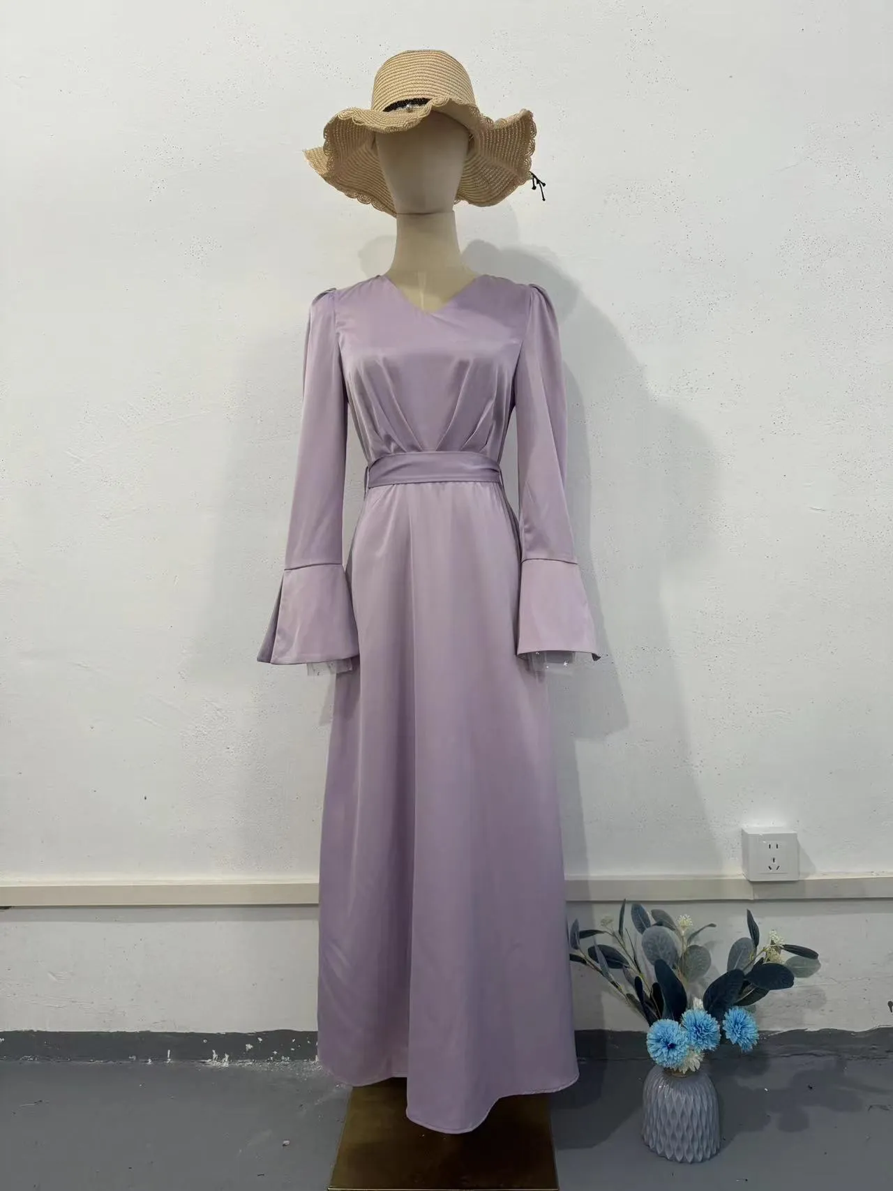 Retro V-Neck Puff Sleeve Dress