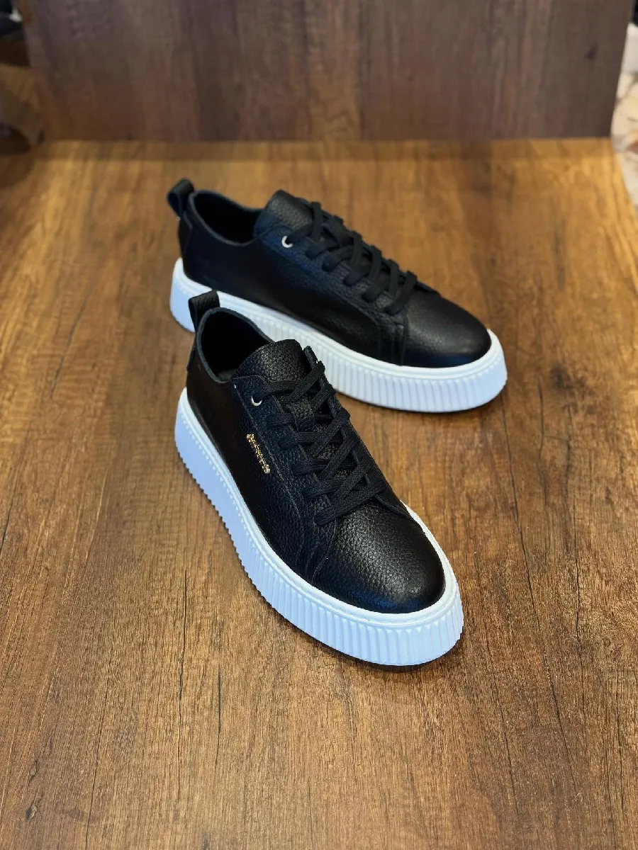 Simple Casual Versatile Sneakers