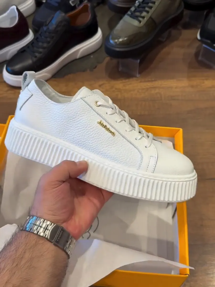 Simple Casual Versatile Sneakers