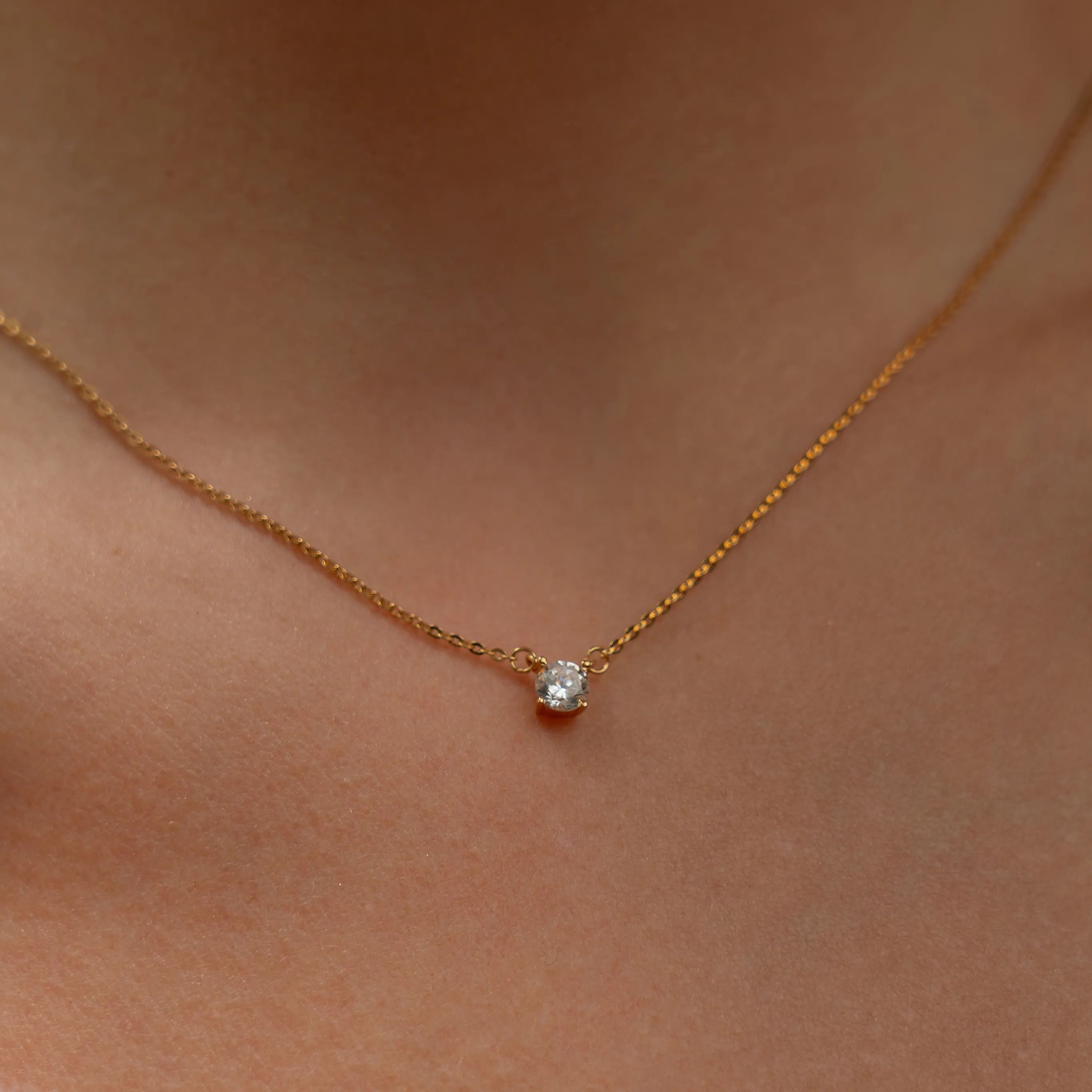 SINGLE STONE NECKLACE
