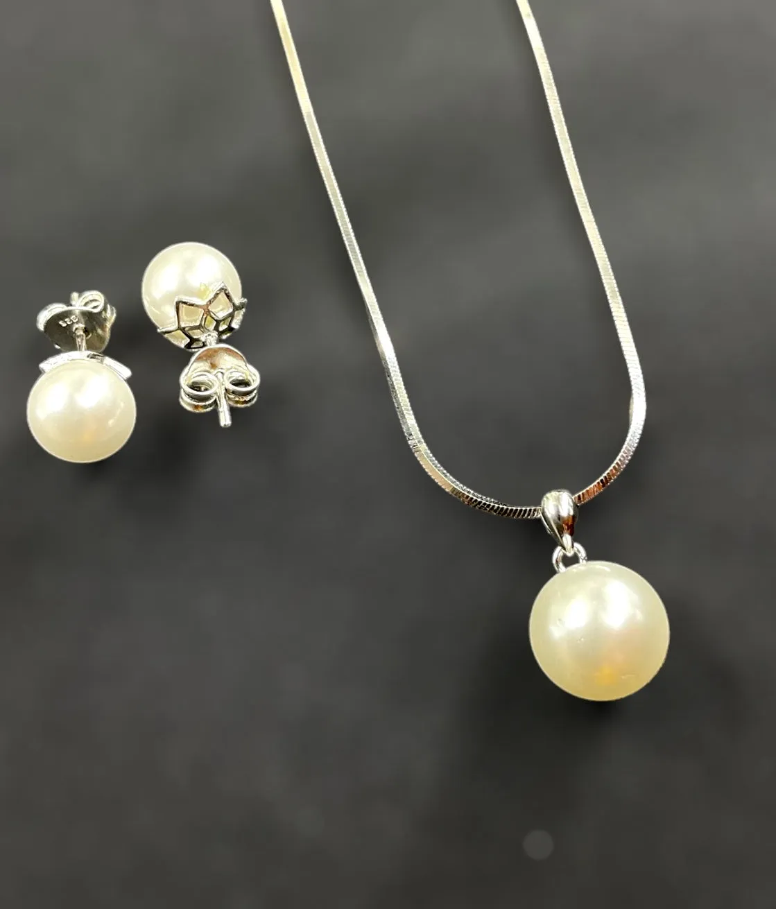 The Pearl Drops Silver Pendant Set