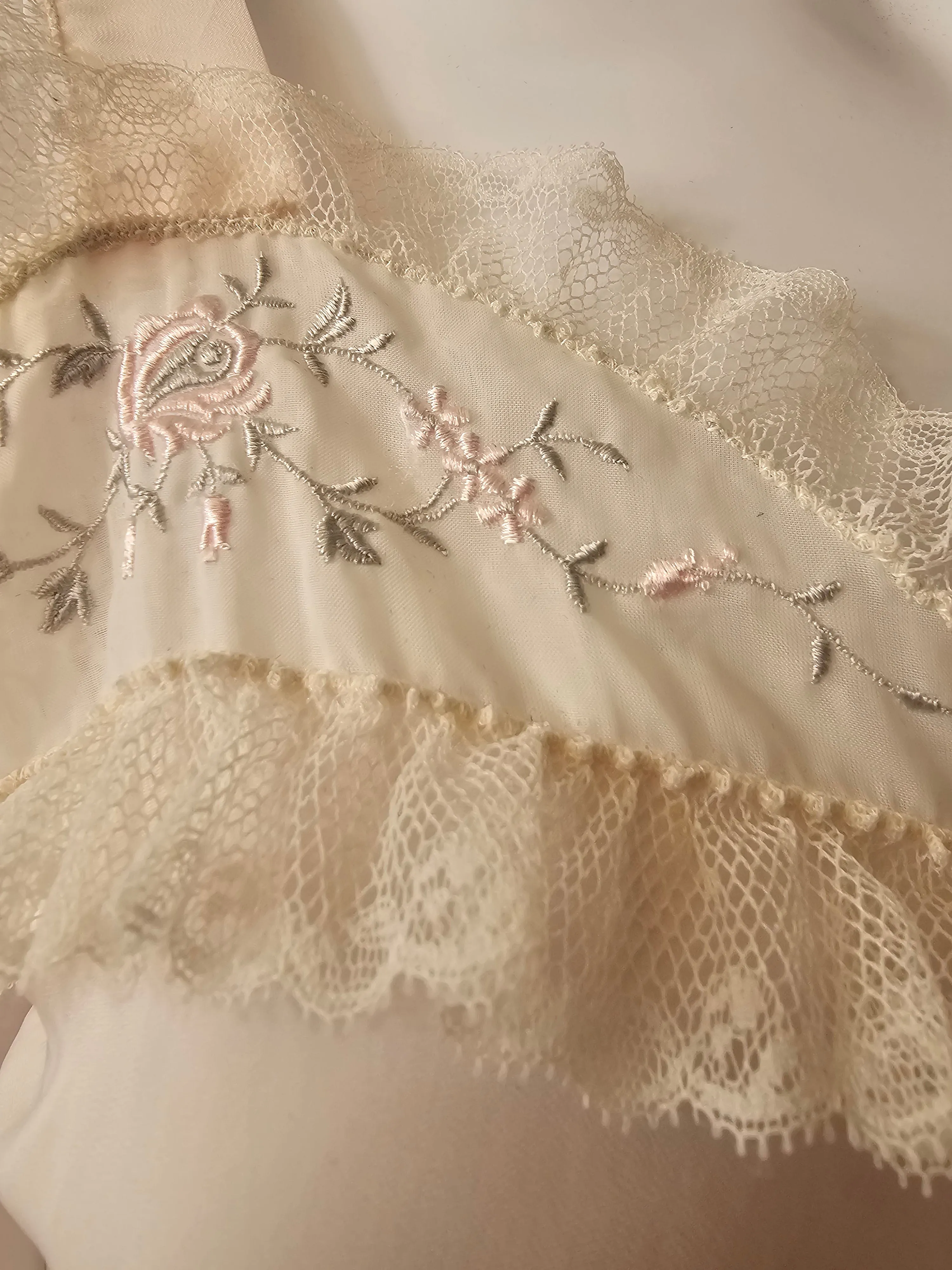 Vintage 1940s Pastel Pink Negligee -by Barbizon