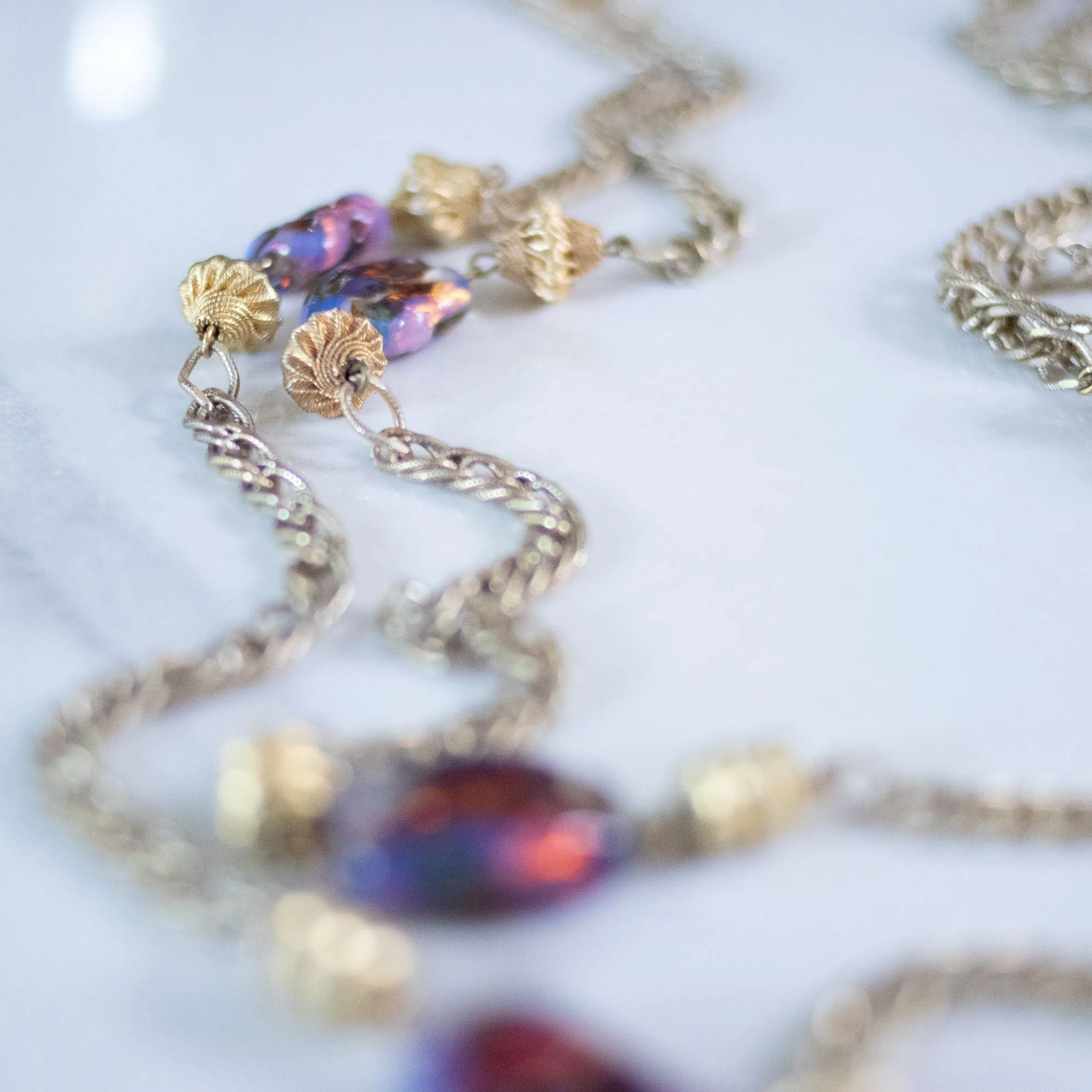 Vintage 1950s Flapper Length Gold and Purple Iridescent Art Glass Necklace