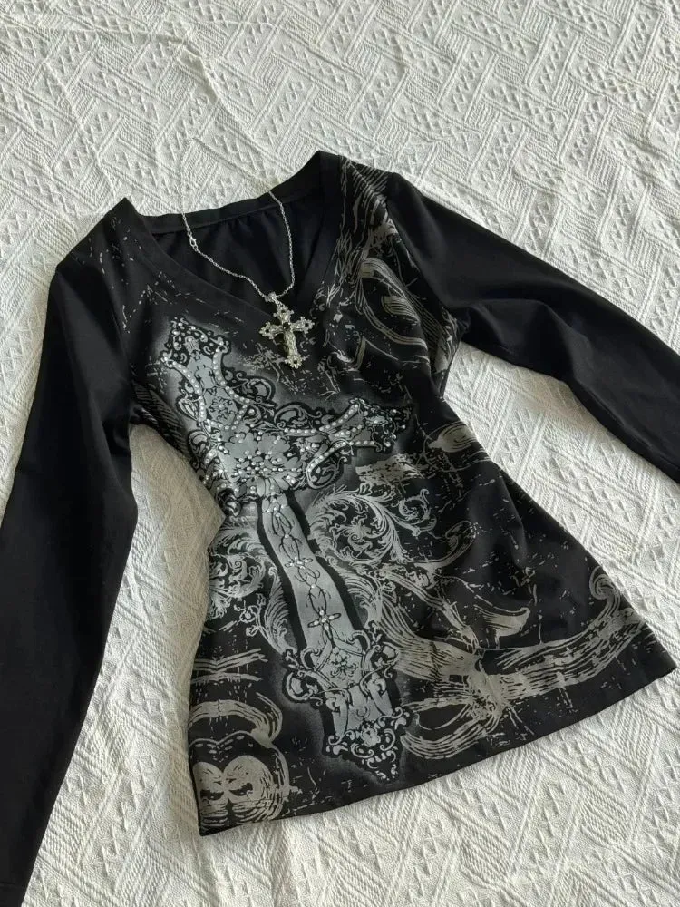 Vintage Gothic Y2K Graphic T-Shirt – Women’s Black V-Neck Cotton Tee with Punk Aesthetic