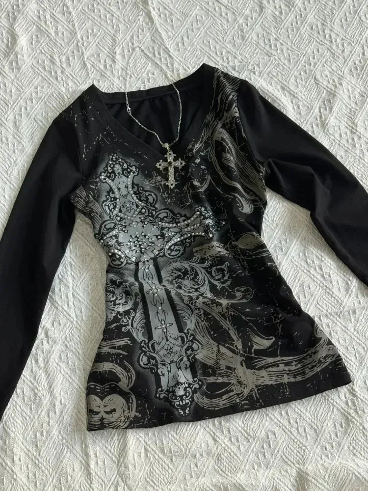 Vintage Gothic Y2K Graphic T-Shirt – Women’s Black V-Neck Cotton Tee with Punk Aesthetic