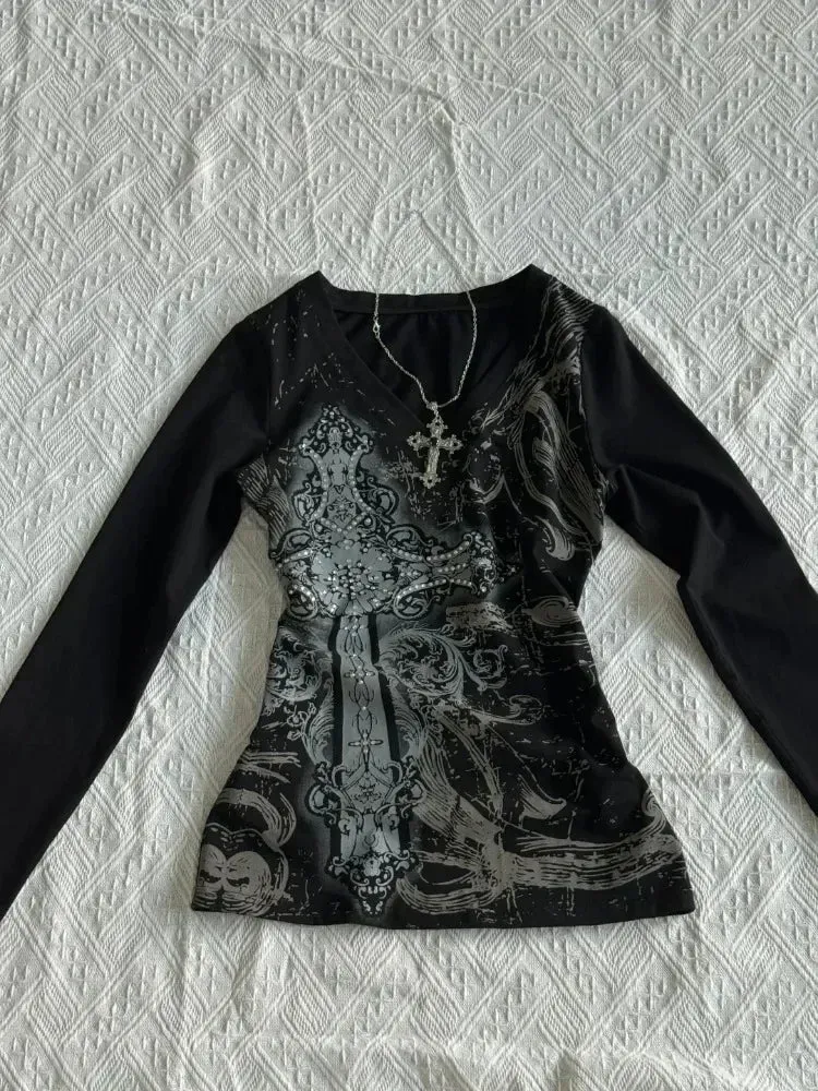 Vintage Gothic Y2K Graphic T-Shirt – Women’s Black V-Neck Cotton Tee with Punk Aesthetic