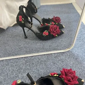 VougeVamp Elegant Gothic Lolita Heeled Shoes – Black & Red Pointed Toe High Heels for Women